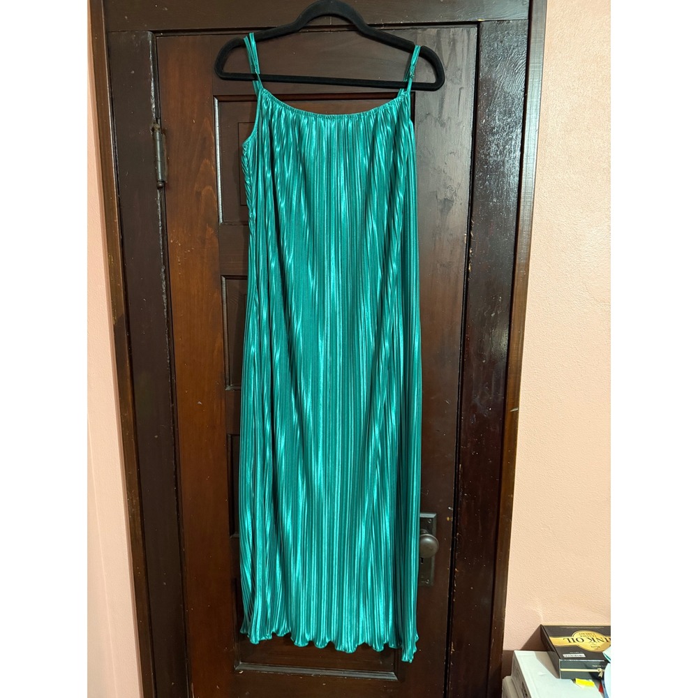 SHEIN Emerald Green Plisse Metallic Midi Dress Spaghetti Strap Size S 4
